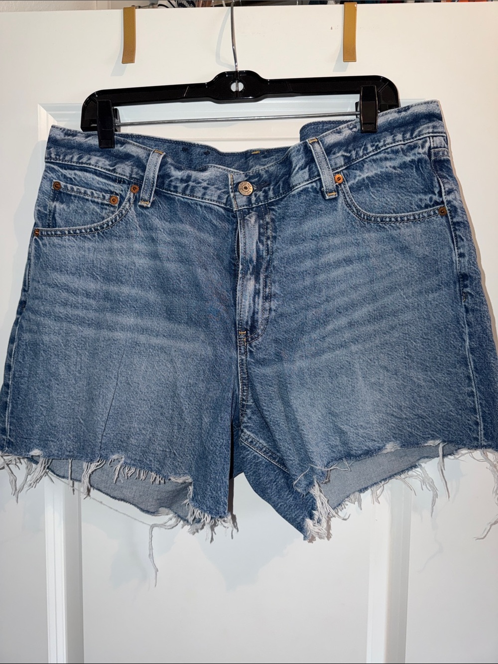 GAP NWOT Tall 32/14 Women's Distressed Denim Cutoff Shorts - Blue